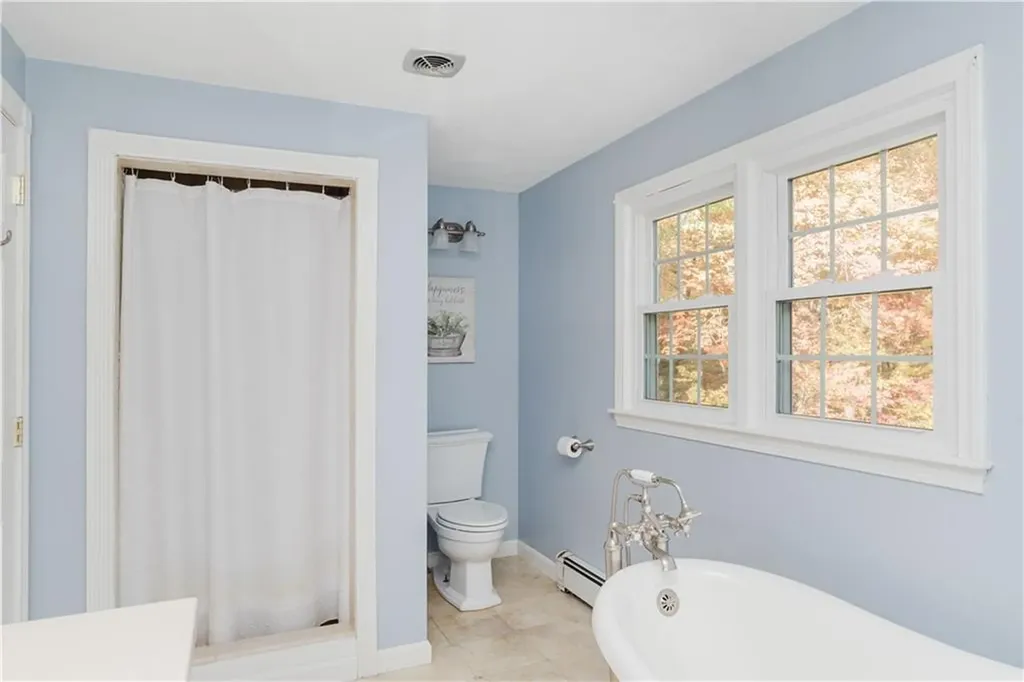 25 Hiawatha Drive Exeter RI 02822