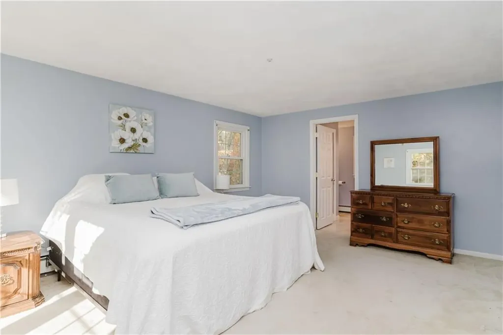 25 Hiawatha Drive Exeter RI 02822