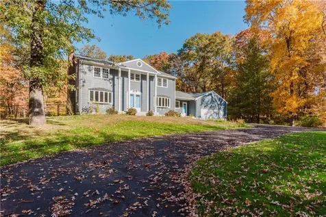 25 Hiawatha Drive Exeter RI 02822