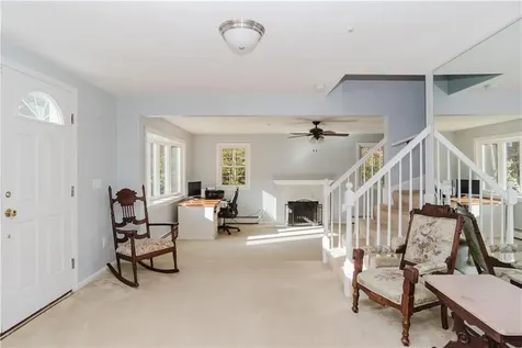 25 Hiawatha Drive Exeter RI 02822