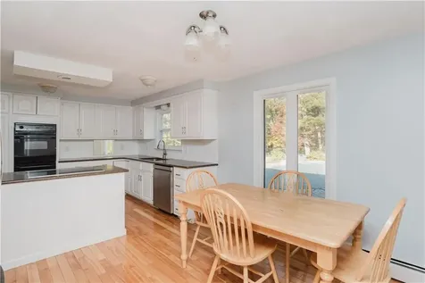 25 Hiawatha Drive Exeter RI 02822