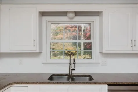 25 Hiawatha Drive Exeter RI 02822