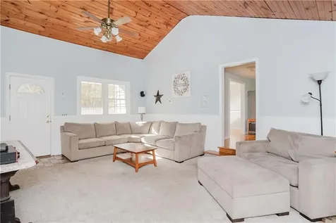 25 Hiawatha Drive Exeter RI 02822