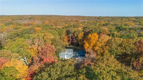 25 Hiawatha Drive Exeter RI 02822