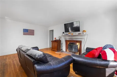 180 Mccorrie Lane Portsmouth RI 02871