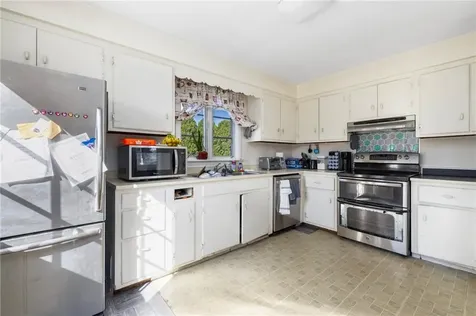 180 Mccorrie Lane Portsmouth RI 02871