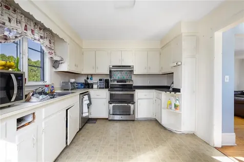 180 Mccorrie Lane Portsmouth RI 02871