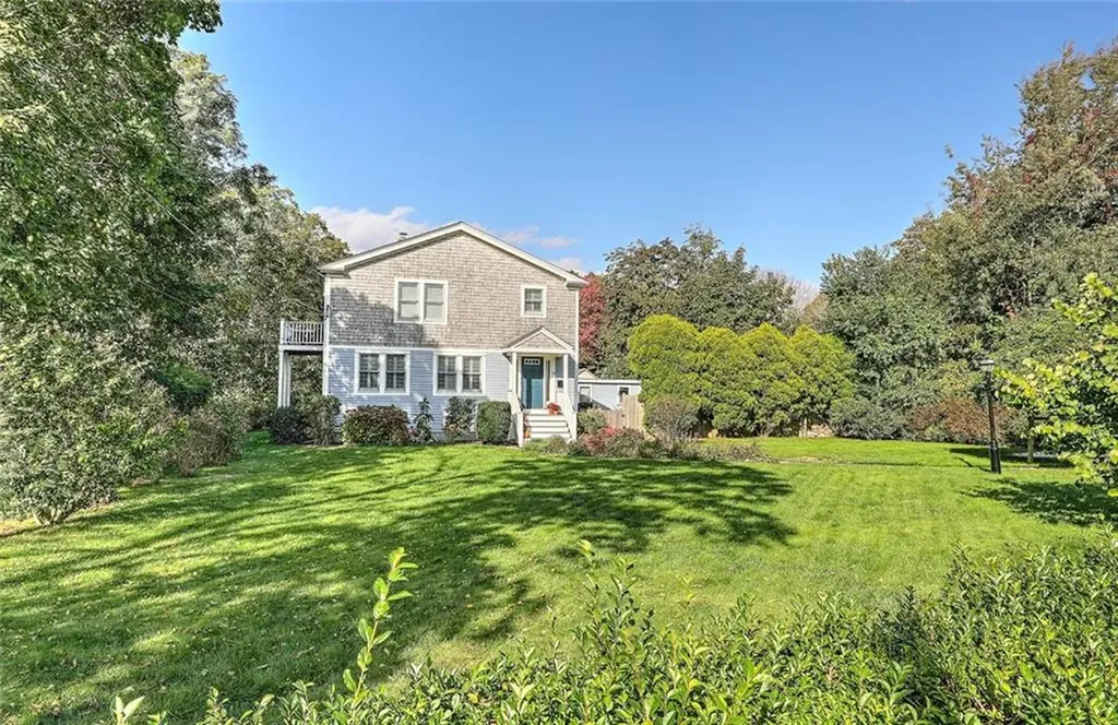 63 Maple Street Warren RI 02885