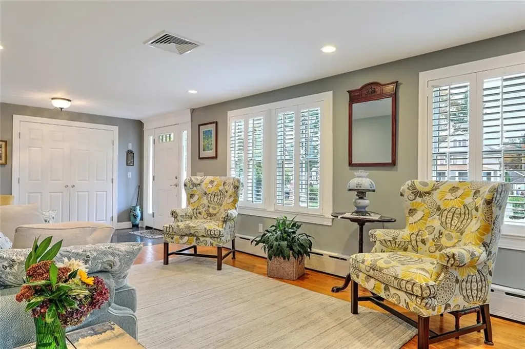 63 Maple Street Warren RI 02885