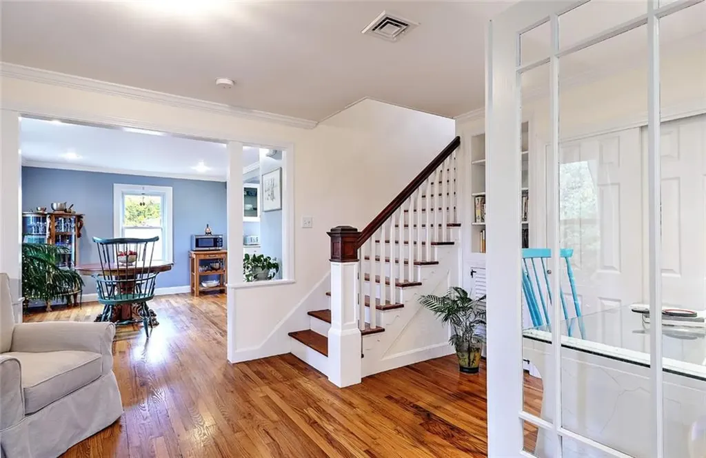 63 Maple Street Warren RI 02885