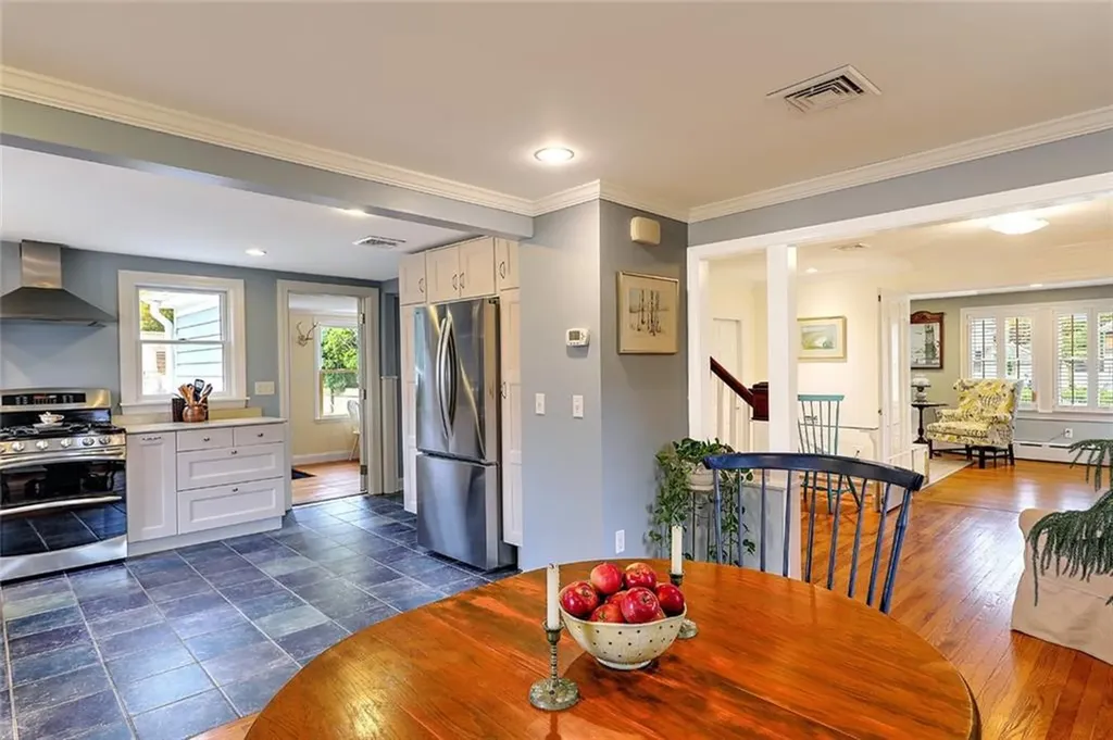 63 Maple Street Warren RI 02885
