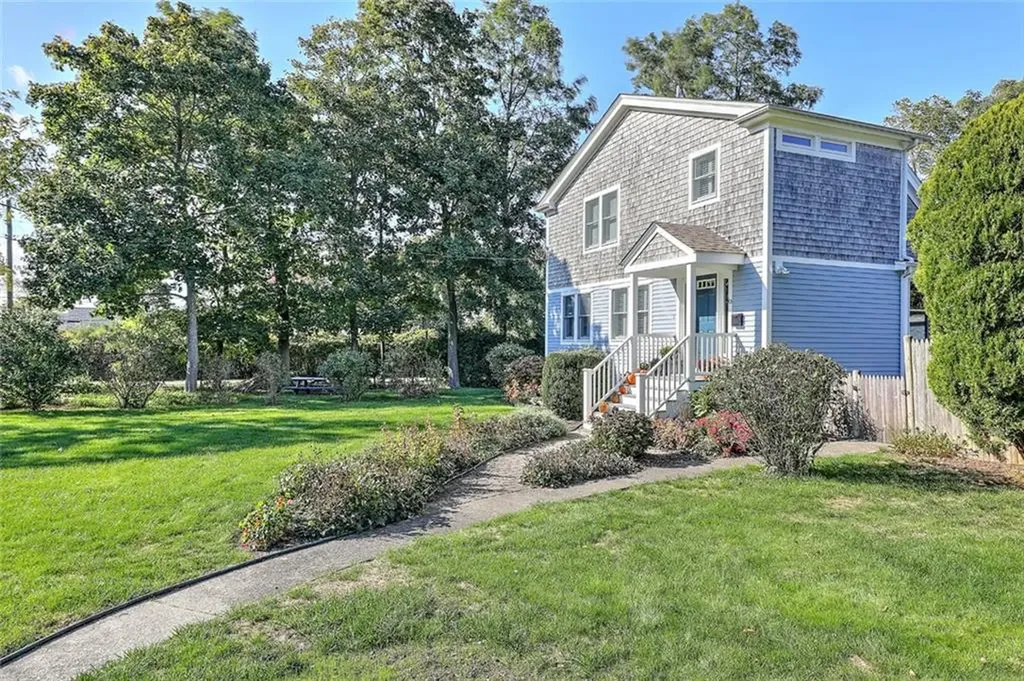 63 Maple Street Warren RI 02885