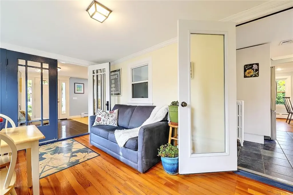 63 Maple Street Warren RI 02885