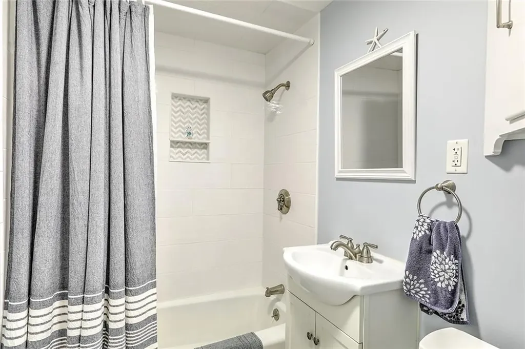 63 Maple Street Warren RI 02885