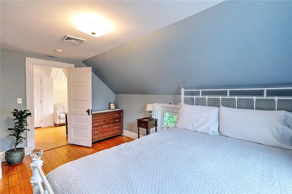 63 Maple Street Warren RI 02885