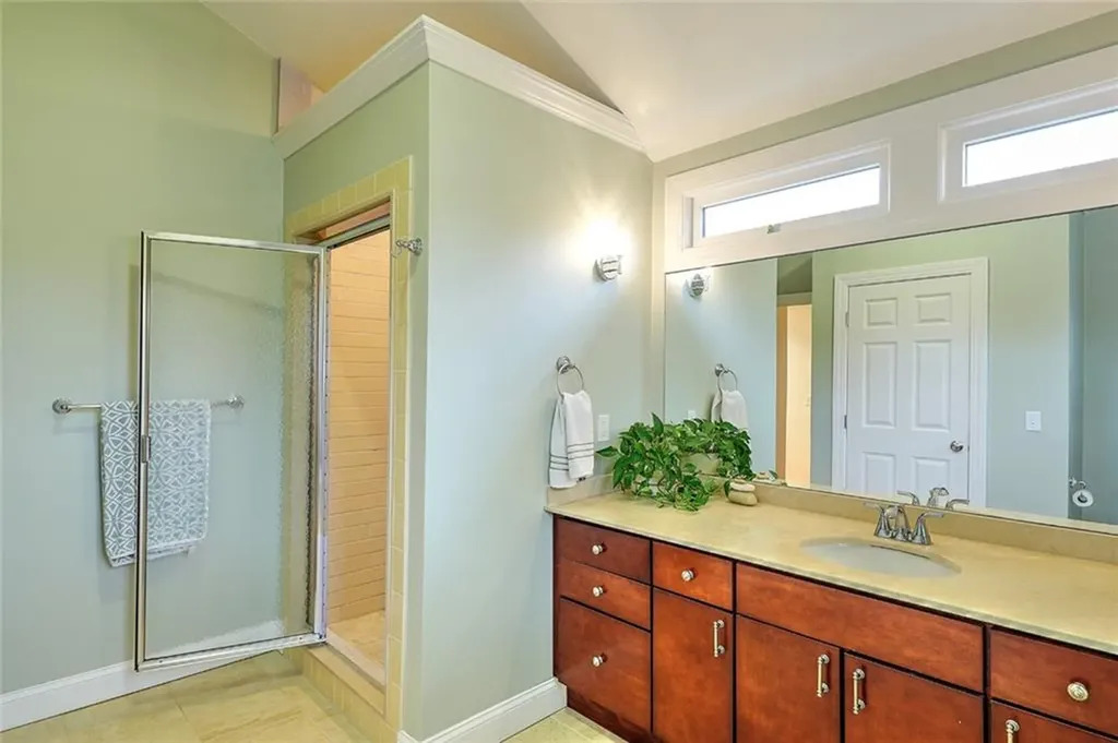 63 Maple Street Warren RI 02885