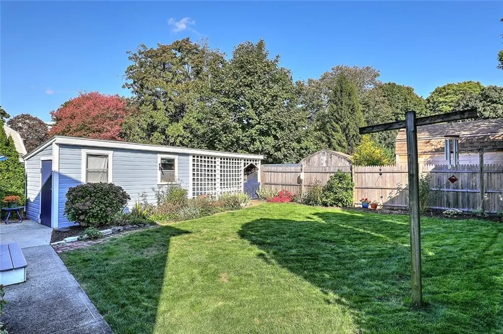63 Maple Street Warren RI 02885