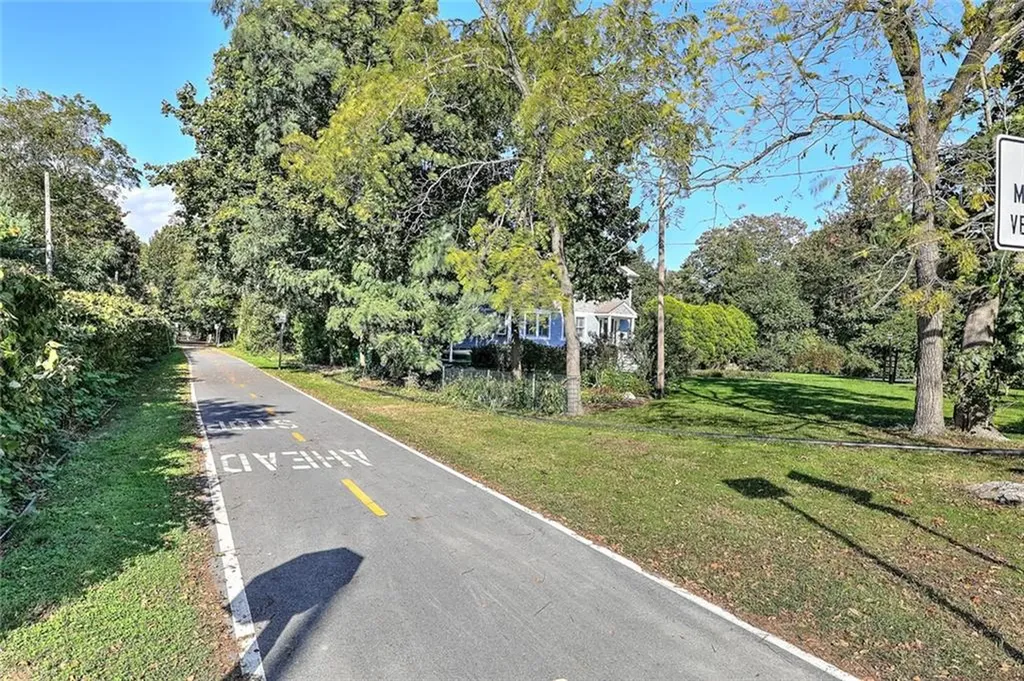 63 Maple Street Warren RI 02885