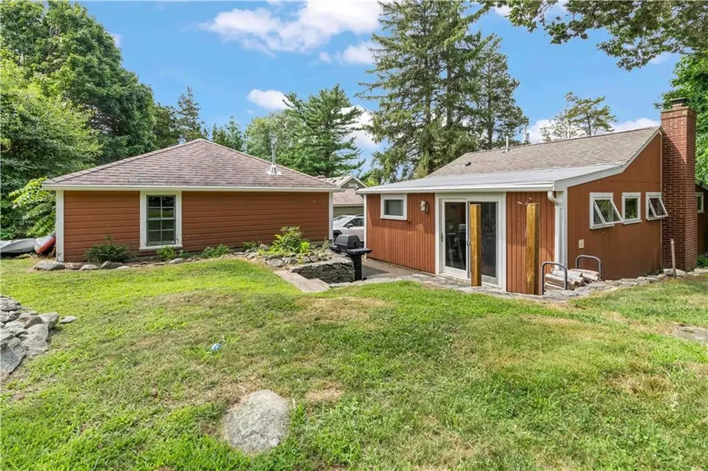 14 Shore Drive Warren RI 02885