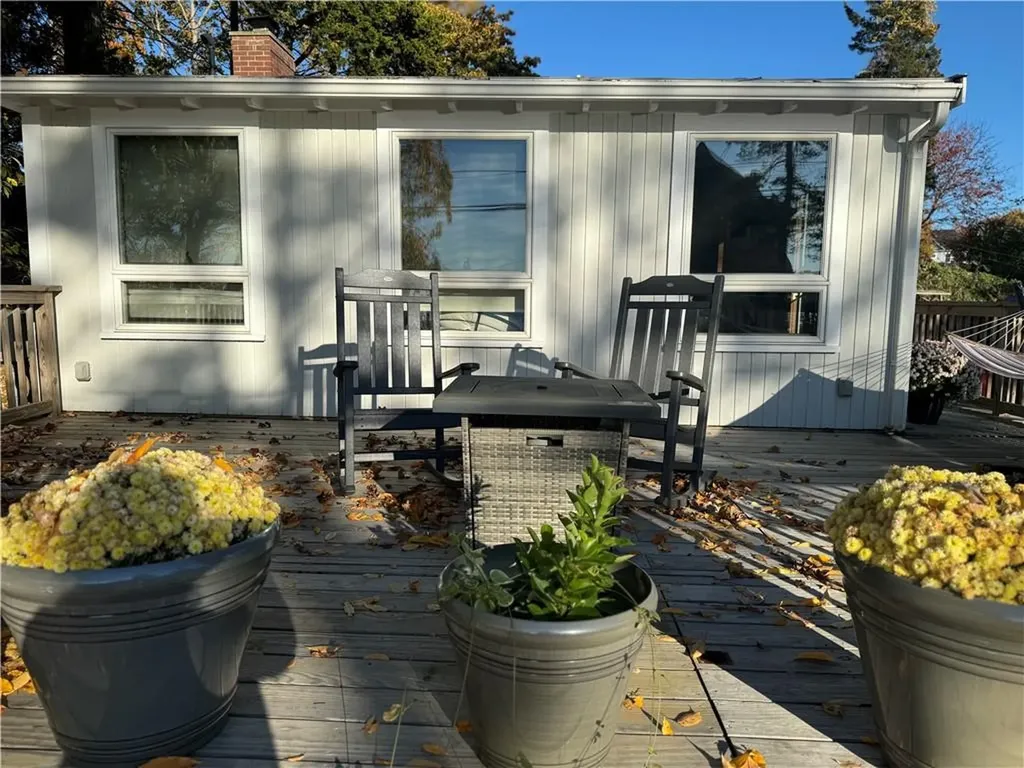 14 Shore Drive Warren RI 02885