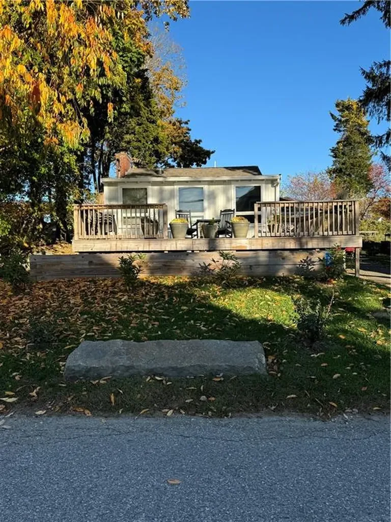 14 Shore Drive Warren RI 02885
