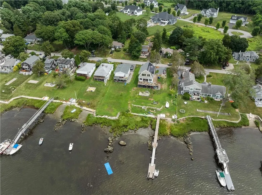 14 Shore Drive Warren RI 02885