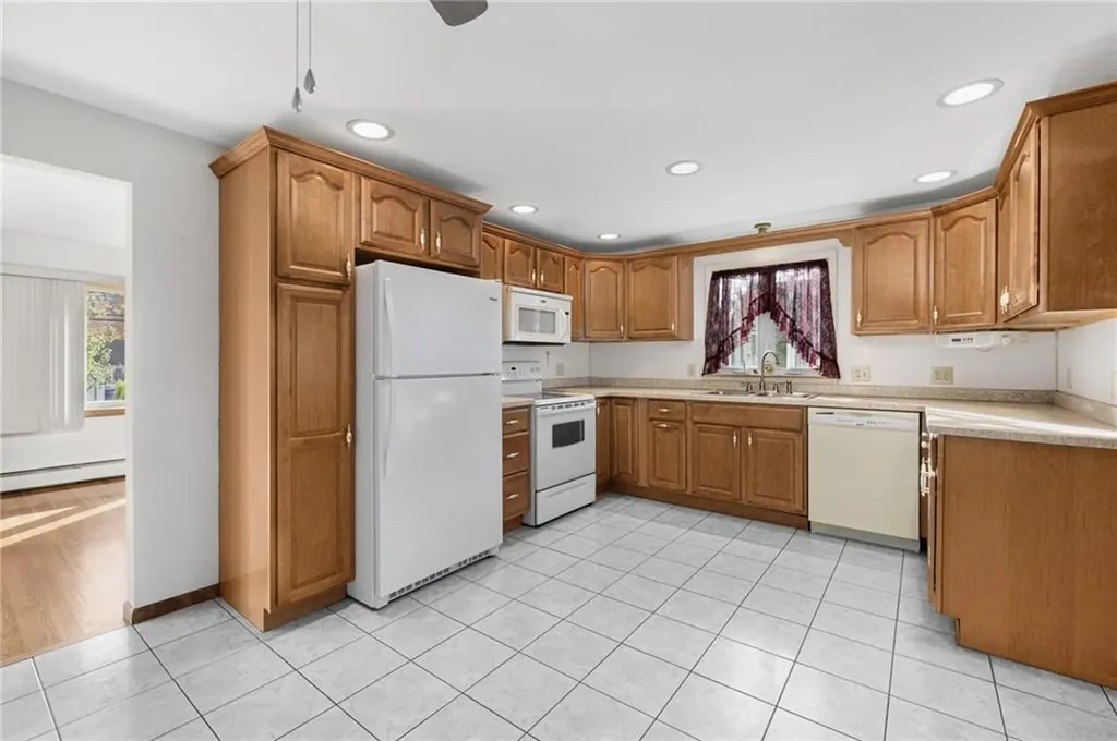 178 Cowesett Avenue West Warwick RI 02893