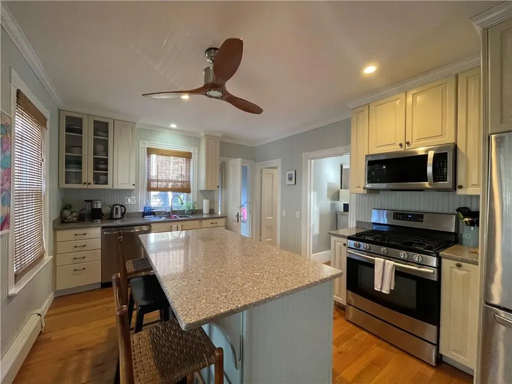 64 Roseneath Avenue Newport RI 02840