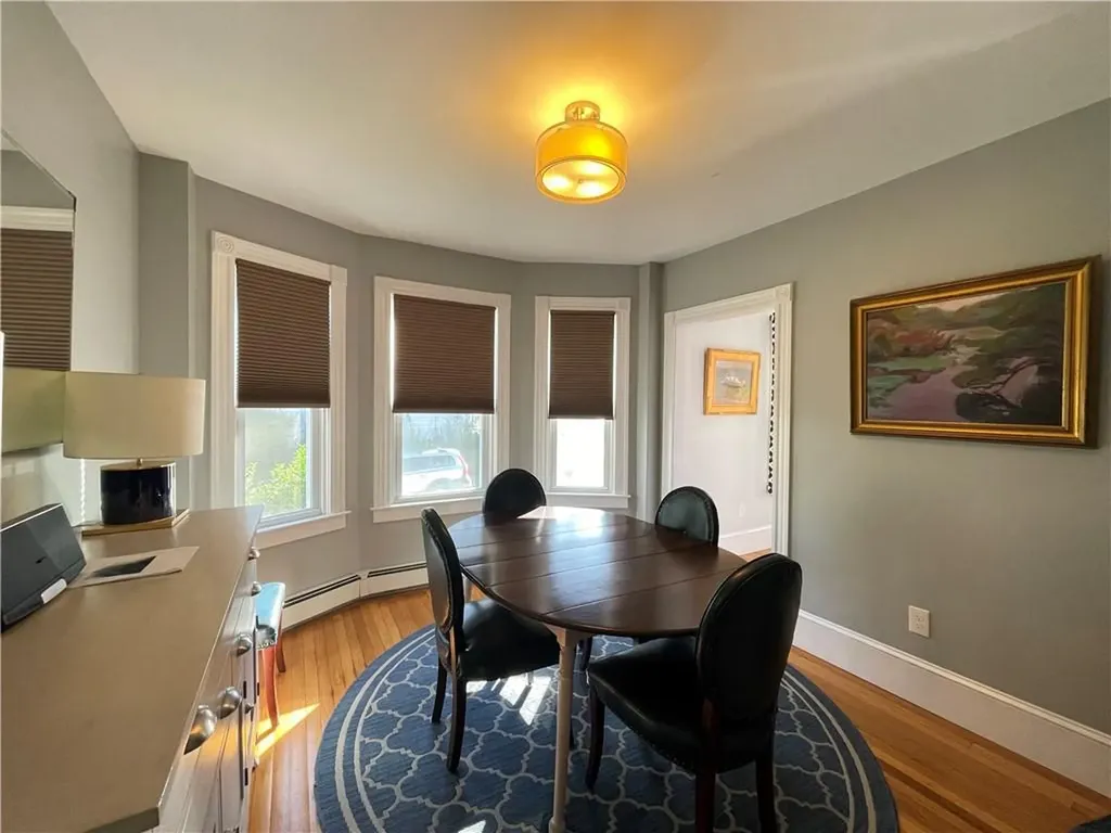 64 Roseneath Avenue Newport RI 02840