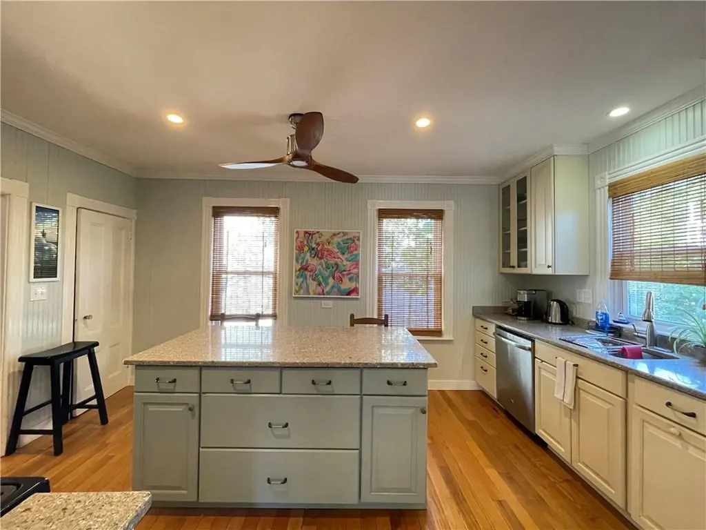 64 Roseneath Avenue Newport RI 02840