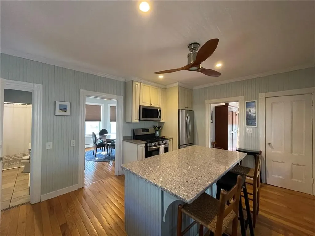 64 Roseneath Avenue Newport RI 02840