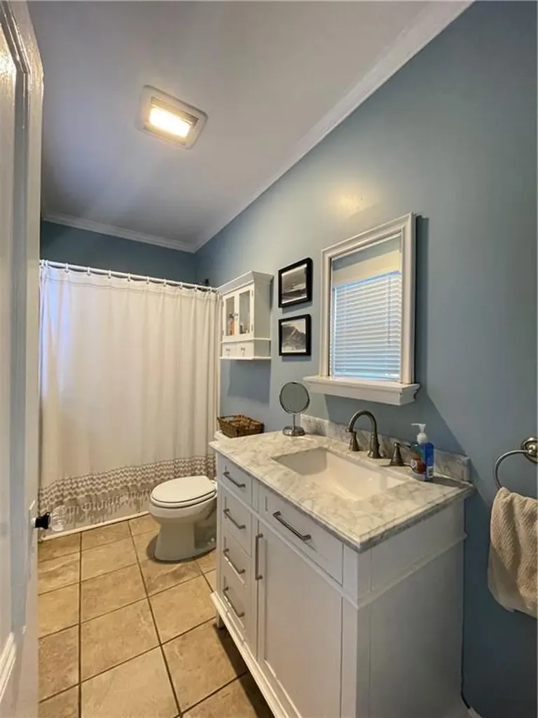 64 Roseneath Avenue Newport RI 02840