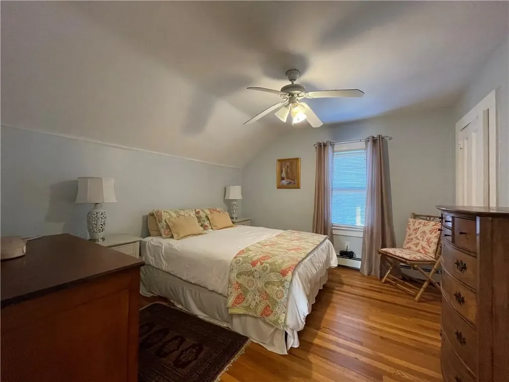64 Roseneath Avenue Newport RI 02840