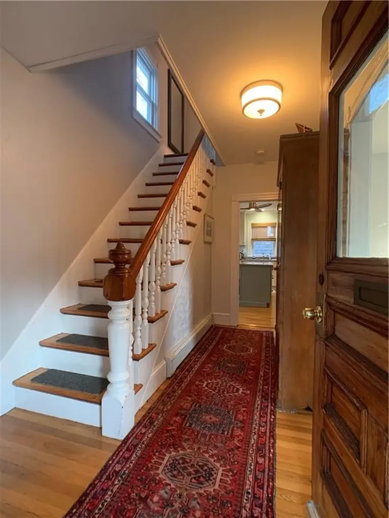 64 Roseneath Avenue Newport RI 02840