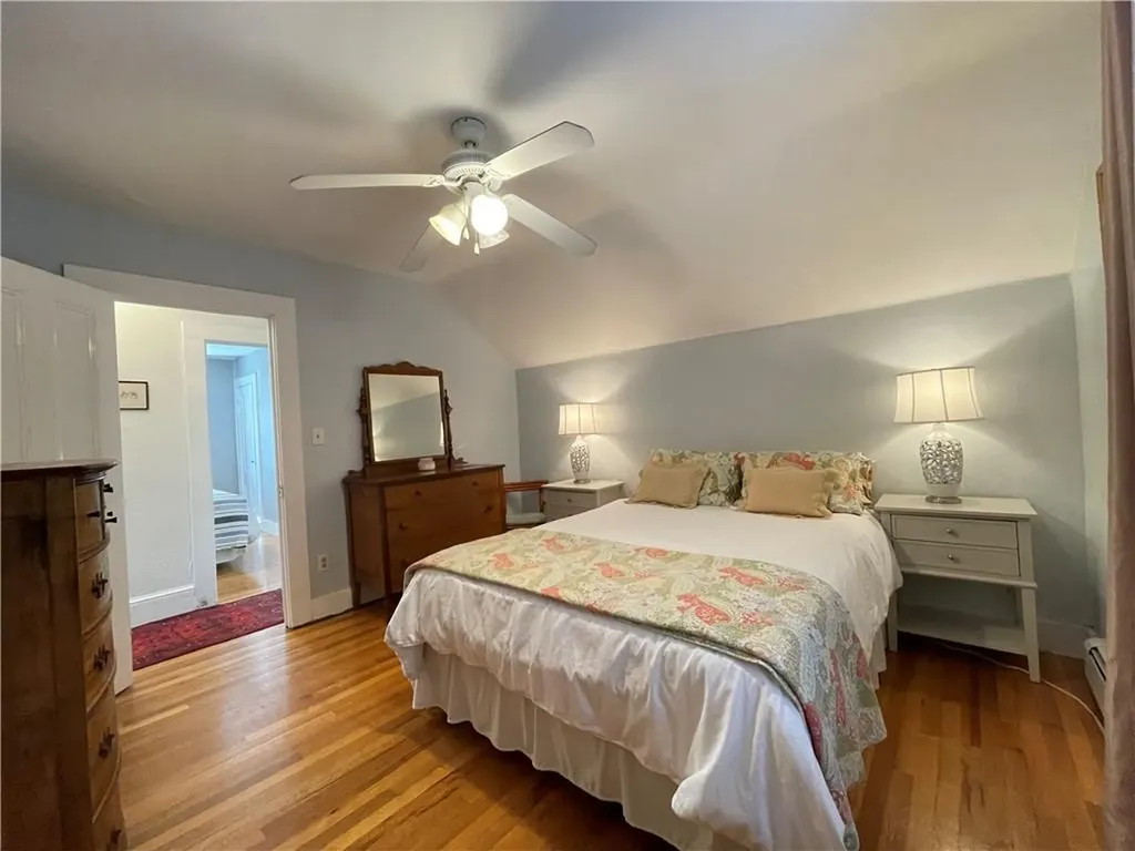 64 Roseneath Avenue Newport RI 02840