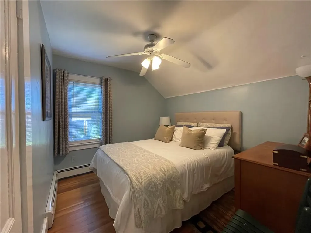64 Roseneath Avenue Newport RI 02840