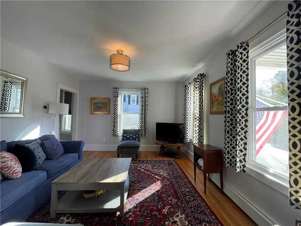 64 Roseneath Avenue Newport RI 02840