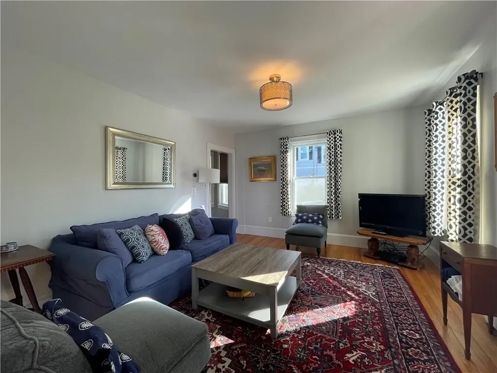 64 Roseneath Avenue Newport RI 02840