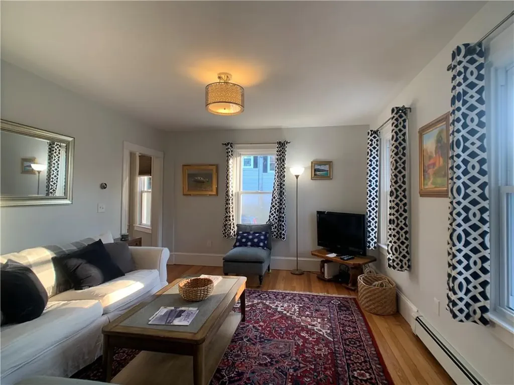 64 Roseneath Avenue Newport RI 02840