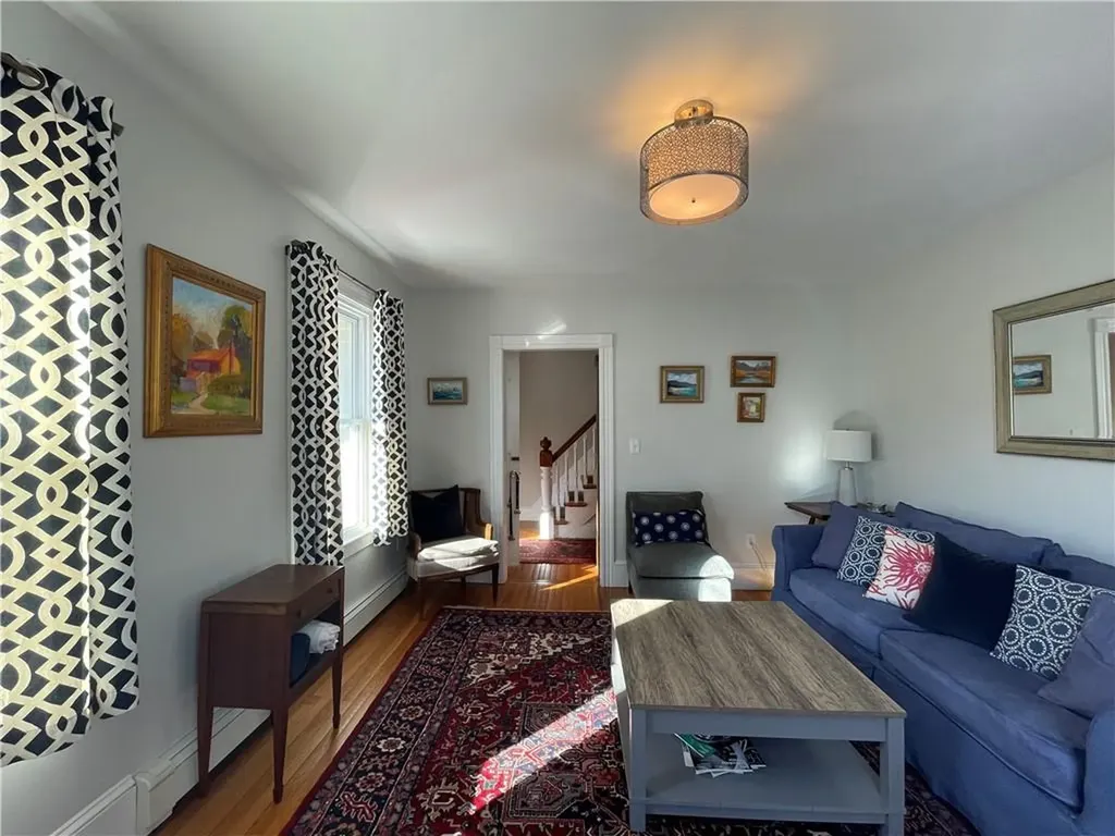 64 Roseneath Avenue Newport RI 02840