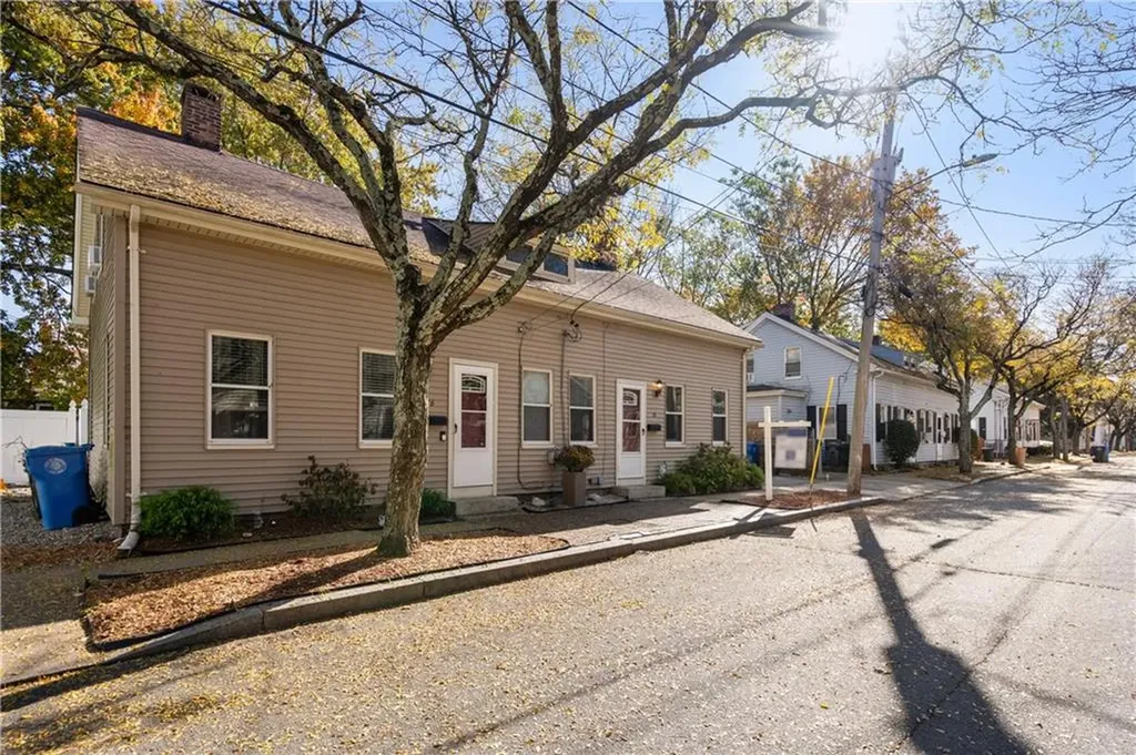 16 18 Maple Street Cranston RI 02910