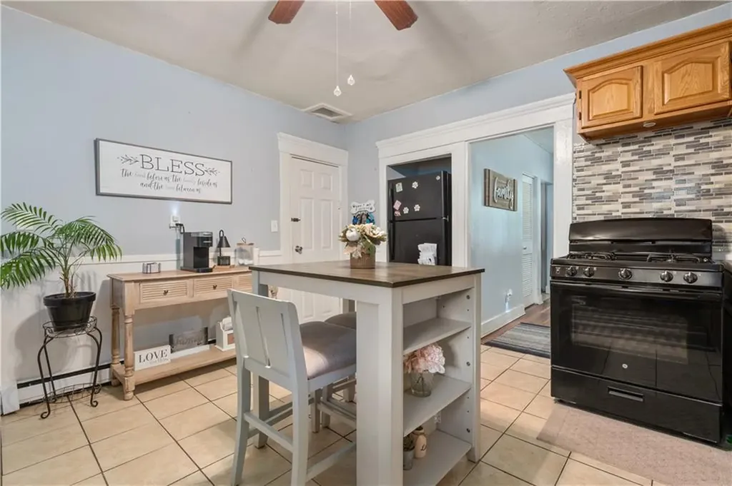 16 18 Maple Street Cranston RI 02910