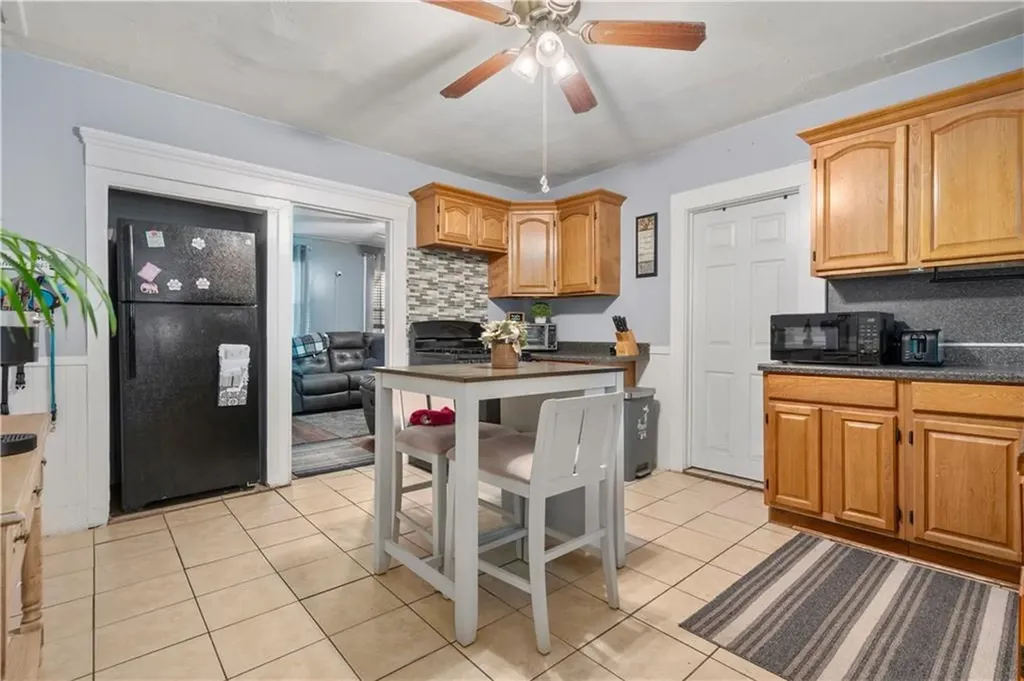 16 18 Maple Street Cranston RI 02910
