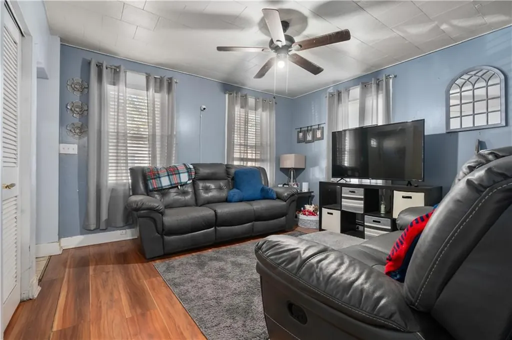 16 18 Maple Street Cranston RI 02910