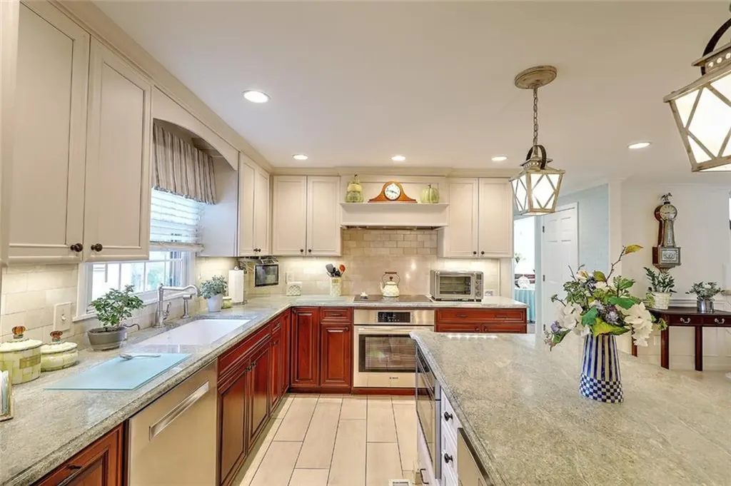 72 Silverwood Lane West Warwick RI 02893
