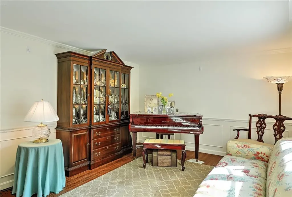 72 Silverwood Lane West Warwick RI 02893