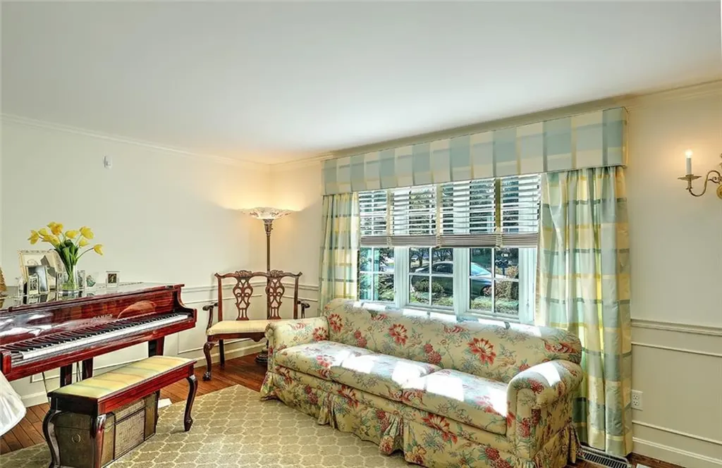 72 Silverwood Lane West Warwick RI 02893