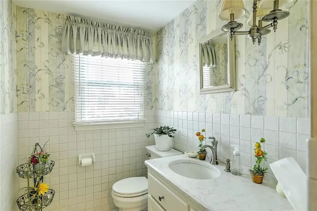 72 Silverwood Lane West Warwick RI 02893