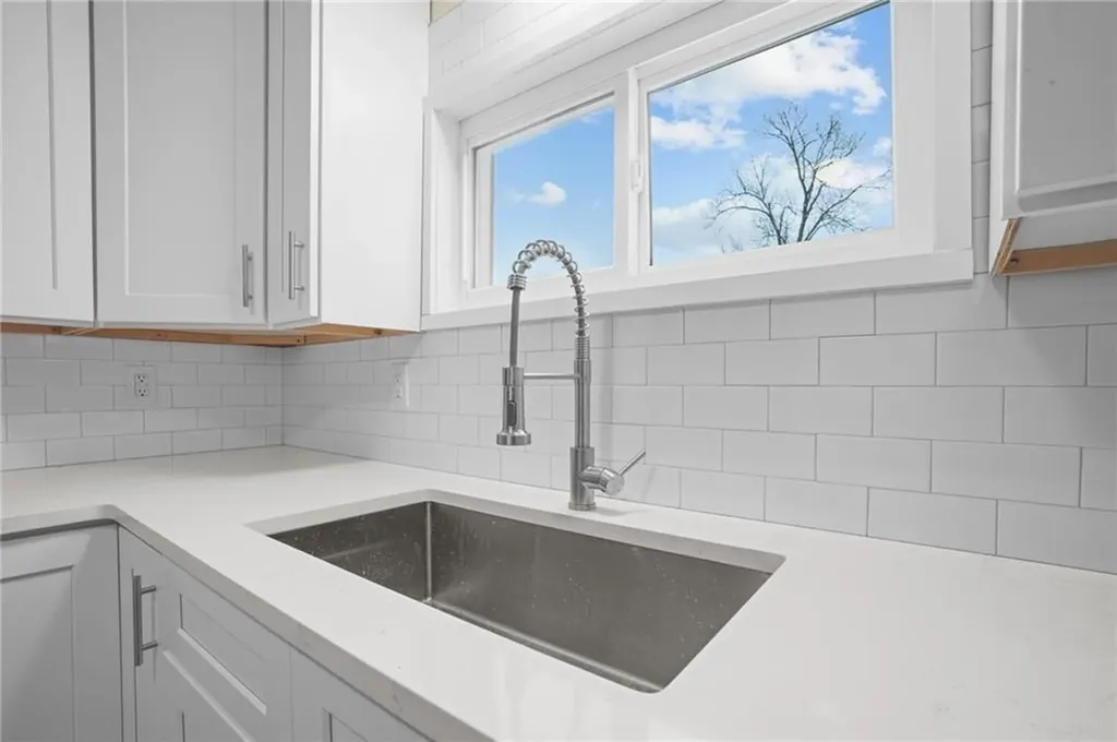 100 Conanicus Road Narragansett RI 02882