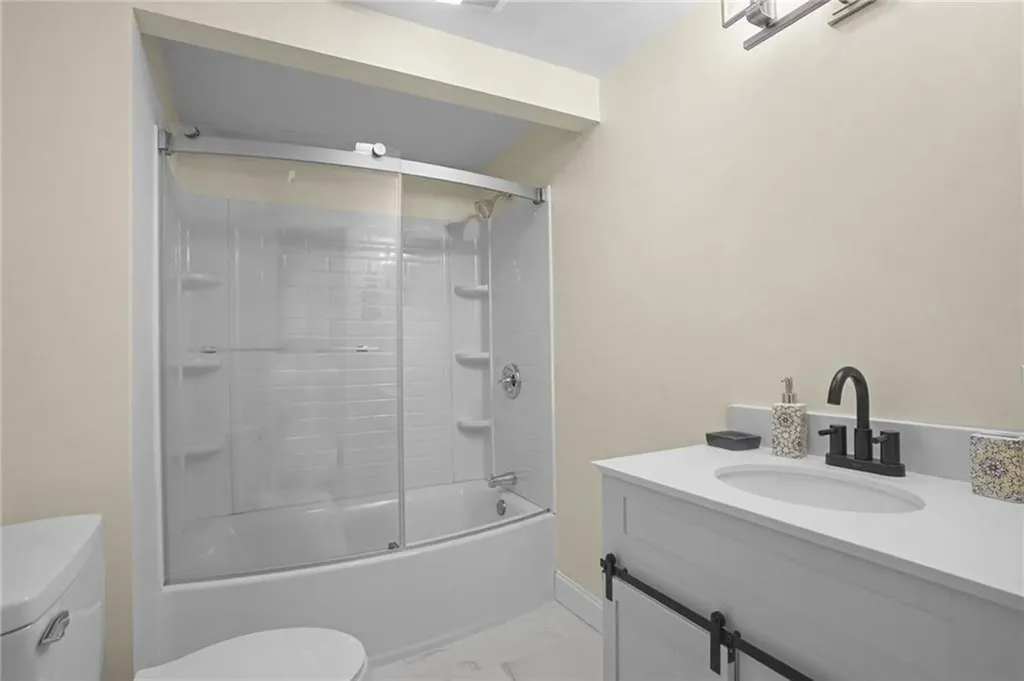 100 Conanicus Road Narragansett RI 02882